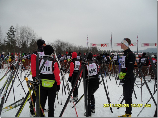 Peter H, Linnea, Helena, Britta och Johan H v&auml;ntar p&aring; start.
