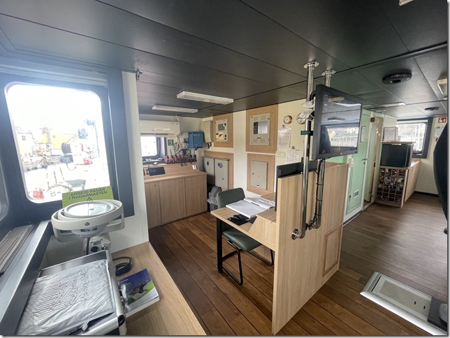 Bridge 6 (GMDSS and loogbook)